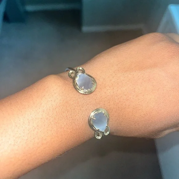 Kendra Scott Gold Bracelet with blue Stones - Picture 7 of 13